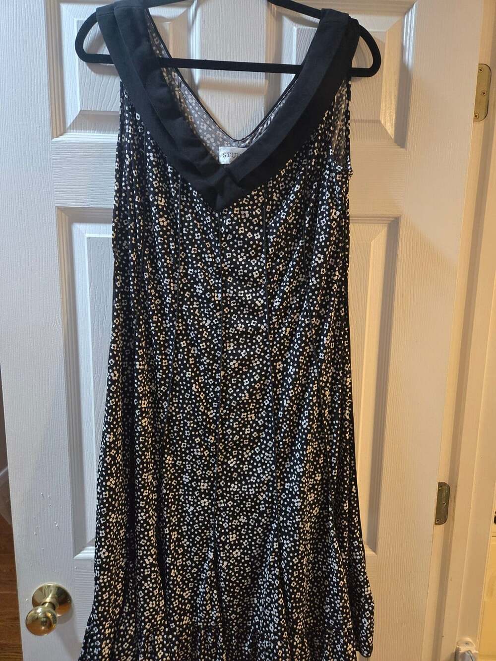 STUDIO Black and White Floral Dress